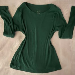 Green long sleeve tee